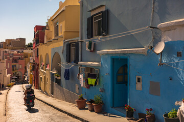 L'isola di Procida in provincia di Napoli. Il mare le case, i vicoli e il set del postino il film...