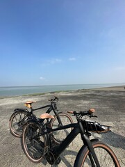 Fototapeta premium bicycle on the beach