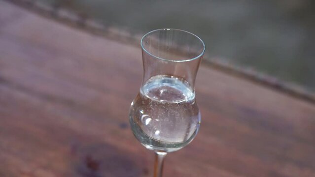 Destilado de uva, pisco, aguardiente de uva, bebida del Per&uacute;