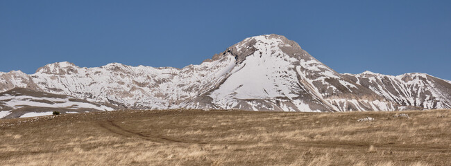 Gran Sasso: Campo Imperatore in un inverno asciutto - Abruzzo