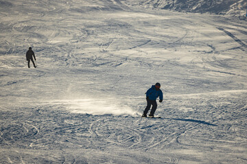 Stacja narciarska Master-Ski w Tyliczu zimą. Narciarz. © rogozinski