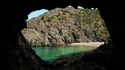 Spiagge di Cala Domestica e Cala Lunga, costa del Sulcis, bianco e nero.Sulcis Iglesiense Sardegna...