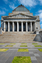 Obraz premium The Shrine of Remembrance, a war memorial built in 1934 to honor all Australians who have served in any war, in classical style, based on the Tomb of Mausolus at Halicarnassus, Melbourne, Dec. 2019