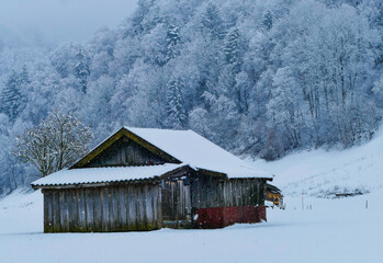 Holzhütte in Winterlandschaft Garmisch-Partenkirchen