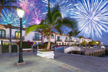 New years fireworks display over the Puerto de Mogan town, Gran Canaria. Spain. - obrazy, fototapety, plakaty