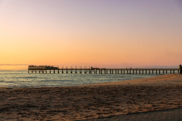 Obraz premium The jetty in Swakopmund, Namibia, a prominent landmark.