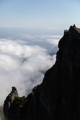 Gipfel &uuml;ber den Wolken