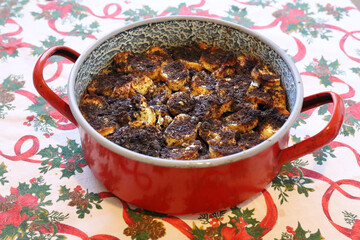 Freshly baked hungarian christmas mákos guba in a hot pan