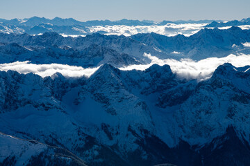 Über Täler und Gipfel- winterliche Alpenüberquerung im Heißluftballon