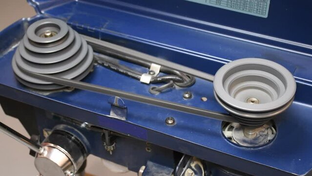 V belt power transmission on press drill