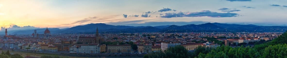 Florence from Piazzale Michelangelo at sunset, capital of Italy’s Tuscany region, Duomo, Ponte Vecchio River Arno Renaissance center for art and architecture, Italy. Europe. - obrazy, fototapety, plakaty