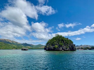 Obraz premium philippines sailing small island green 