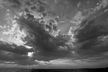 Tramonto con nuvole e luce drammatica,Medolino. Istria. Croazia