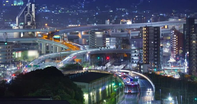 山の上から見える夜の北九州の街並み