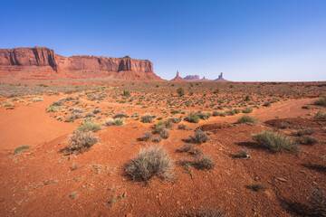 hiking the wildcat trail in monument valley, arizona, usa