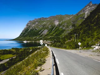 Fototapete Rund Coastial road on Senja Island, in Northern Norway © Catalin