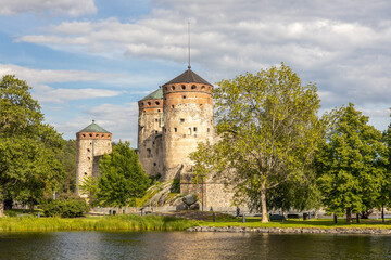 Burg Olavinlinna in Savonlinna, Finnland - 700581245