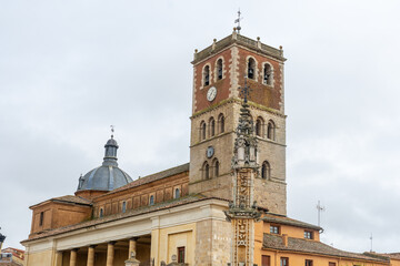 Church of San Miguel in the Plaza de Villalon de Campos with the Rollo, Valladolid. Spain