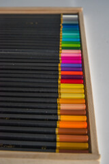 Boite de crayon couleur - 700722095