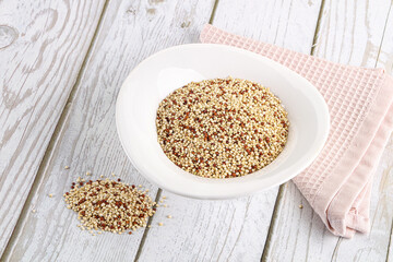 Raw dry quinoa cereal grain