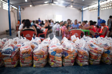 entrega de cestas básicas 