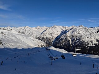 Fototapeta na wymiar Ski slopes and chairlift in the Tiroler Alps in the Soellden ski area. Austria. 