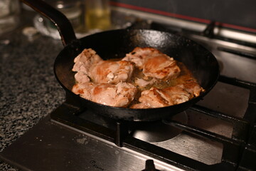 pan fried chicken, pan fried brown ruddy chicken, pan cooked meat 