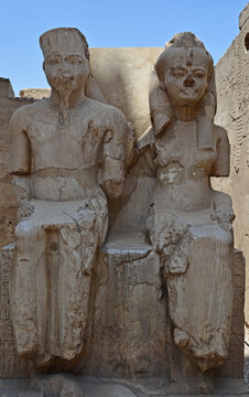 Statuen von Tutanchamun und Ankhesenamu im Luxor-Tempel, Luxor, &Auml;gypten