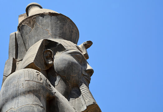 Ramses II., Statue im Luxor-Tempel, Luxor, &Auml;gypten
