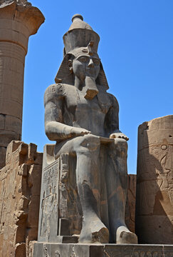 Ramses II., Statue im Luxor-Tempel, Luxor, &Auml;gypten