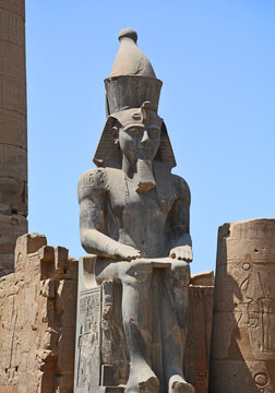 Ramses II., Statue im Luxor-Tempel, Luxor, &Auml;gypten