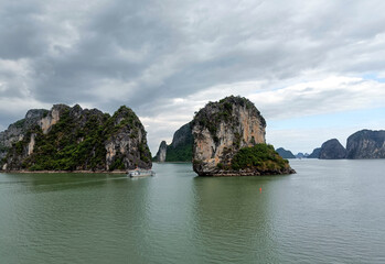 Vietnam, Ha Long Bay, bay, seascape with rocks
