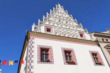 チェコ　ターボル　スグラフィットの壁が美しい建物