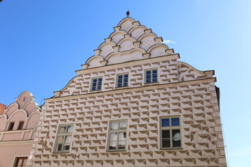 チェコ　ターボル　スグラフィットの壁が美しい建物