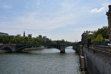 Fototapeta na wymiar Walking through Paris, a wonderful European city, with infinite corners to photograph