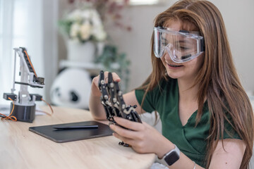 College students use STEM robot for hands-on learning, merging engineering, problem-solving at home