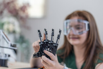 College students use STEM robot for hands-on learning, merging engineering, problem-solving at home