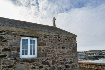 Kleine sehrcalte Kapelle auf der Erhebung von St. Ives