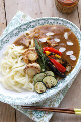 夏野菜のカレーうどん