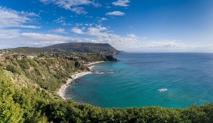 Fototapeta na wymiar view of the coast and beaches at Capo Vaticano in Calabria