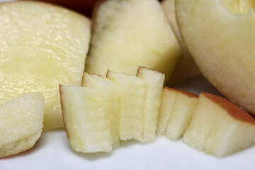 sliced apple. ready-to-eat apple slices. apple details.