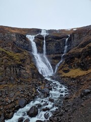 Island: Wasserfälle, Natur pur.