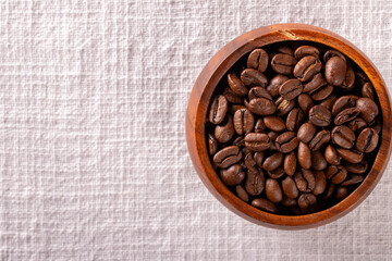 白背景とコ－ヒ－豆