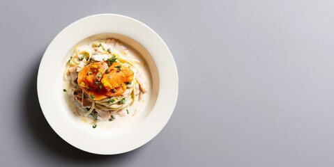 Cream Sauce Pasta with Salmon