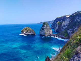 Fototapeta premium The Beautiful view of Diamond Beach in Nusa Penida Island, Bali. 