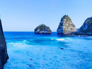 Fototapeta premium The Beautiful view of Diamond Beach in Nusa Penida Island, Bali. 
