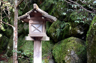 神社の灯篭