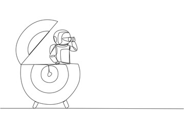 Continuous one line drawing astronaut emerges from arrow target board look for something with binocular. Invite to focus on observation to quickly return to earth. Single line draw vector illustration