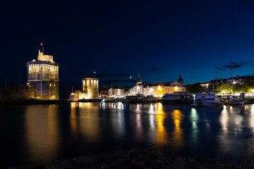 Fototapeta na wymiar Vieux-Port de La Rochelle de nuit