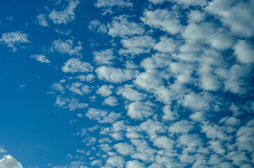 altocumulos en dia soleado